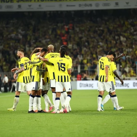 Fenerbahçe'nin Gençlerbirliği Maçı Kadrosu Açıklandı: 8 İsim Ankara'ya Götürülmedi