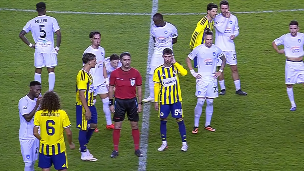 Fenerbahçe'nin hazırlık maçında kırmızı kart tartışması: Greenwood olayı