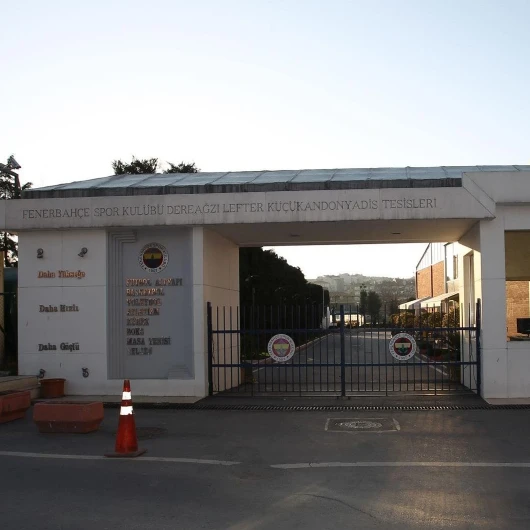 Fenerbahçe'de şok iddia: Antrenör 'odasına çağrılıp darbedildi
