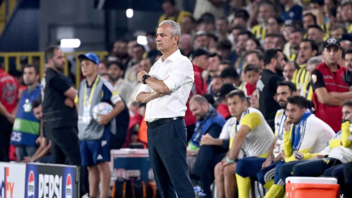 Fenerbahçe'den İsmail Kartal'a Şişe Atan Şahsa Seyirden Men Cezası
