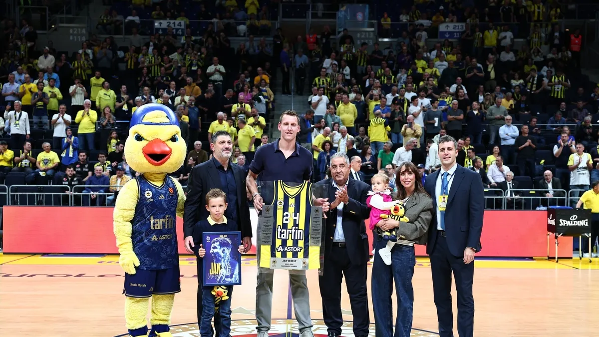 Fenerbahçe'de Jan Vesely'e Veda Töreni Düzenlendi