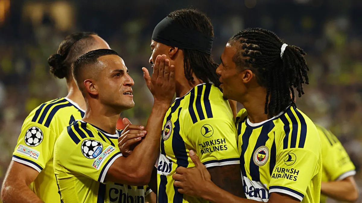 Fenerbahçe Kadıköy'de İtalyanlara Geçit Vermiyor