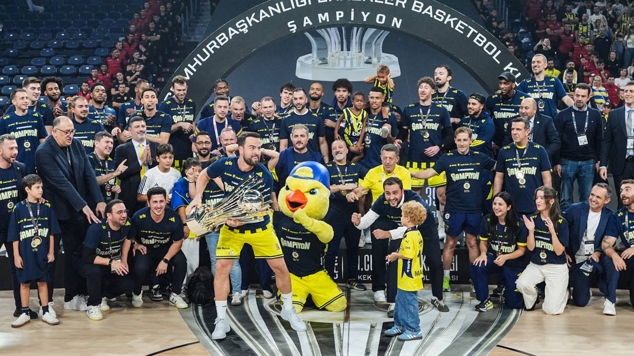 Fenerbahçe Kaptanı Melih Mahmutoğlu: Hedefimiz 3 Kupa Daha
