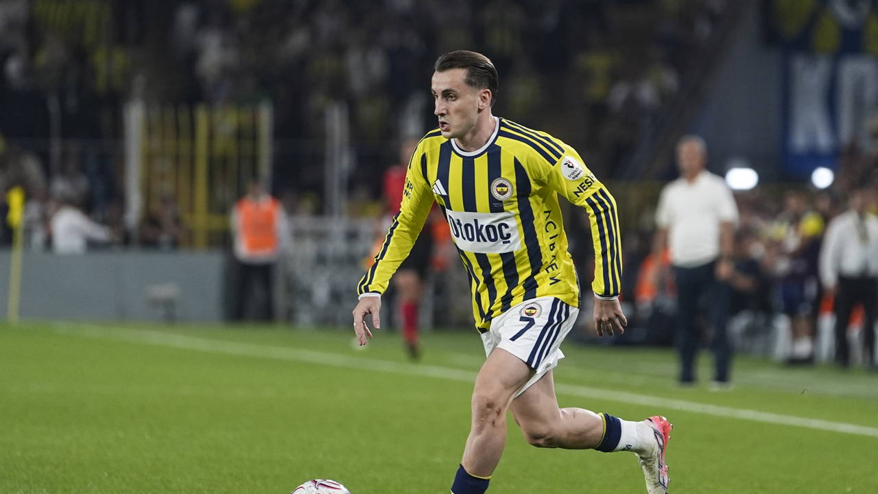 Fenerbahçe'de Kerem Aktürkoğlu Sakatlandı, Sedyeyle Çıktı