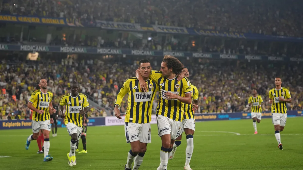 Fenerbahçe-Konyaspor: Kadıköy'de Zirve Yarışı Kritik Virajda