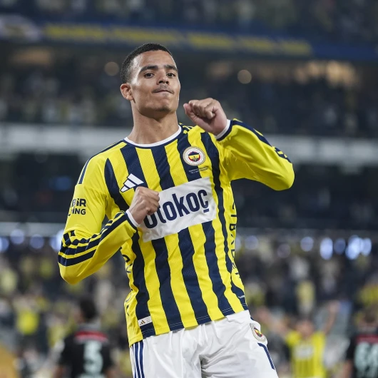 Fenerbahçe Konyaspor'u 4-2 Yenerek İlk Galibiyetini Aldı
