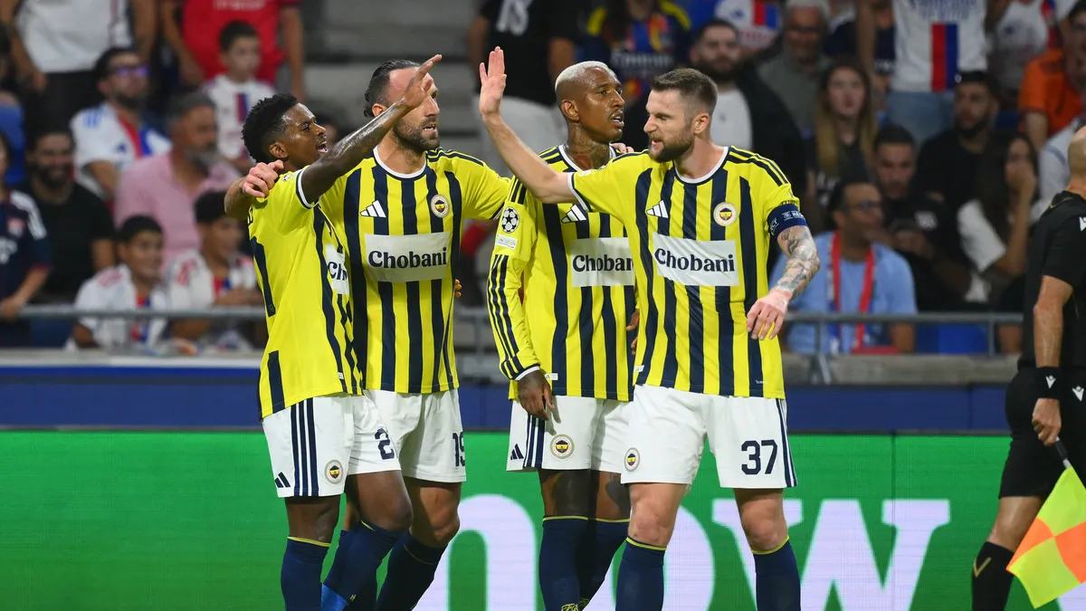 Yıllar Sonra Şampiyonlar Ligi! Fenerbahçe Lyon'u 2-1 Devirdi