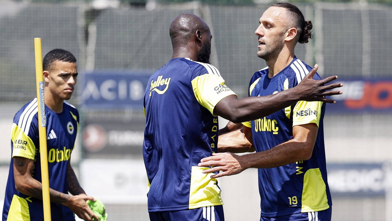 Fenerbahçe'de Lyon Mesaisi Başladı: Şampiyonlar Ligi Play-off Heyecanı