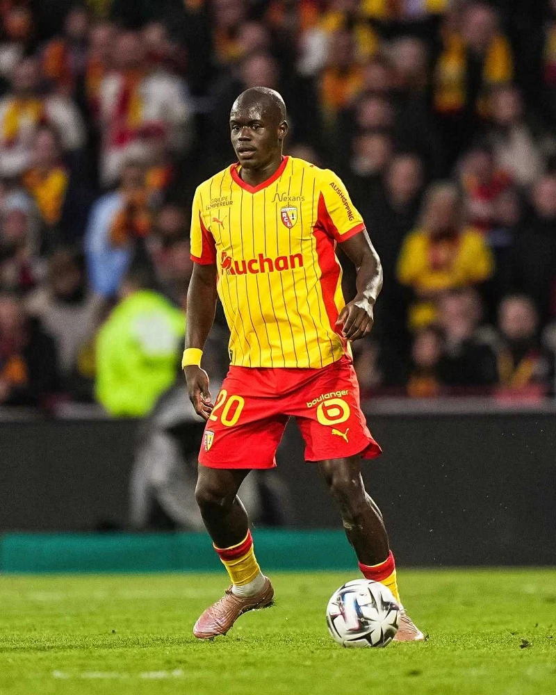 Fenerbahçe, Malang Sarr transferinden vazgeçti