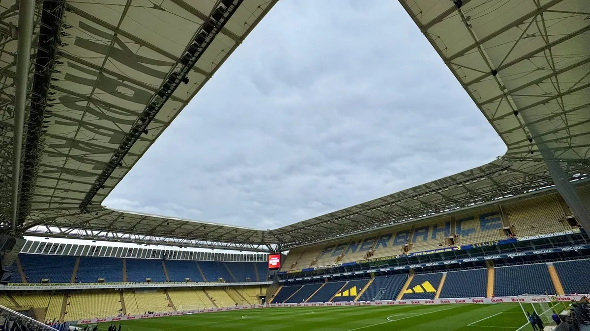 Fenerbahçe, Maraton Alt E Tribünü'ndeki VIP Koltukları Standart Düzene Dönüştürüyor