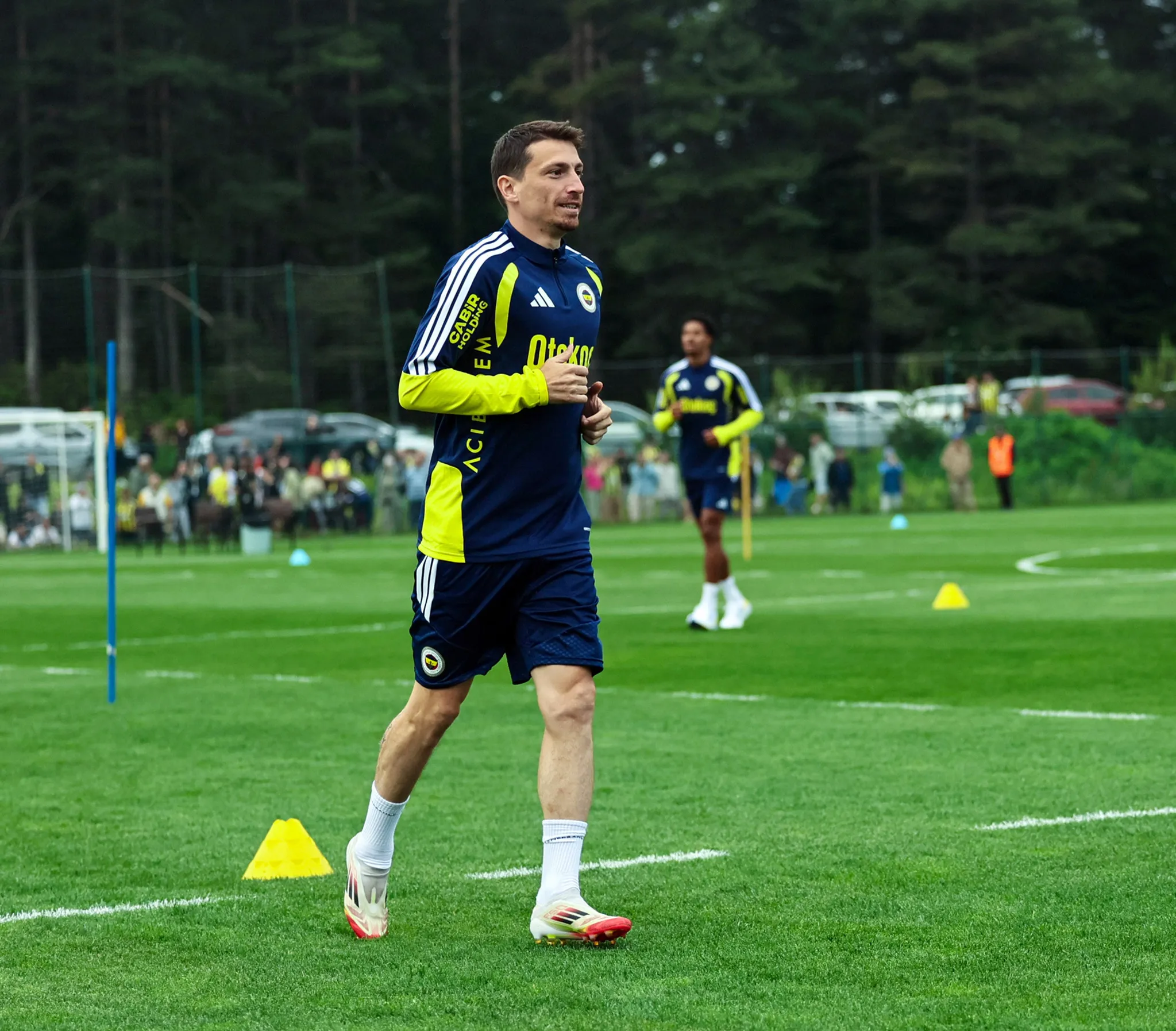 Fenerbahçe Mert Hakan Yandaş'ın Sözleşmesini Uzattı