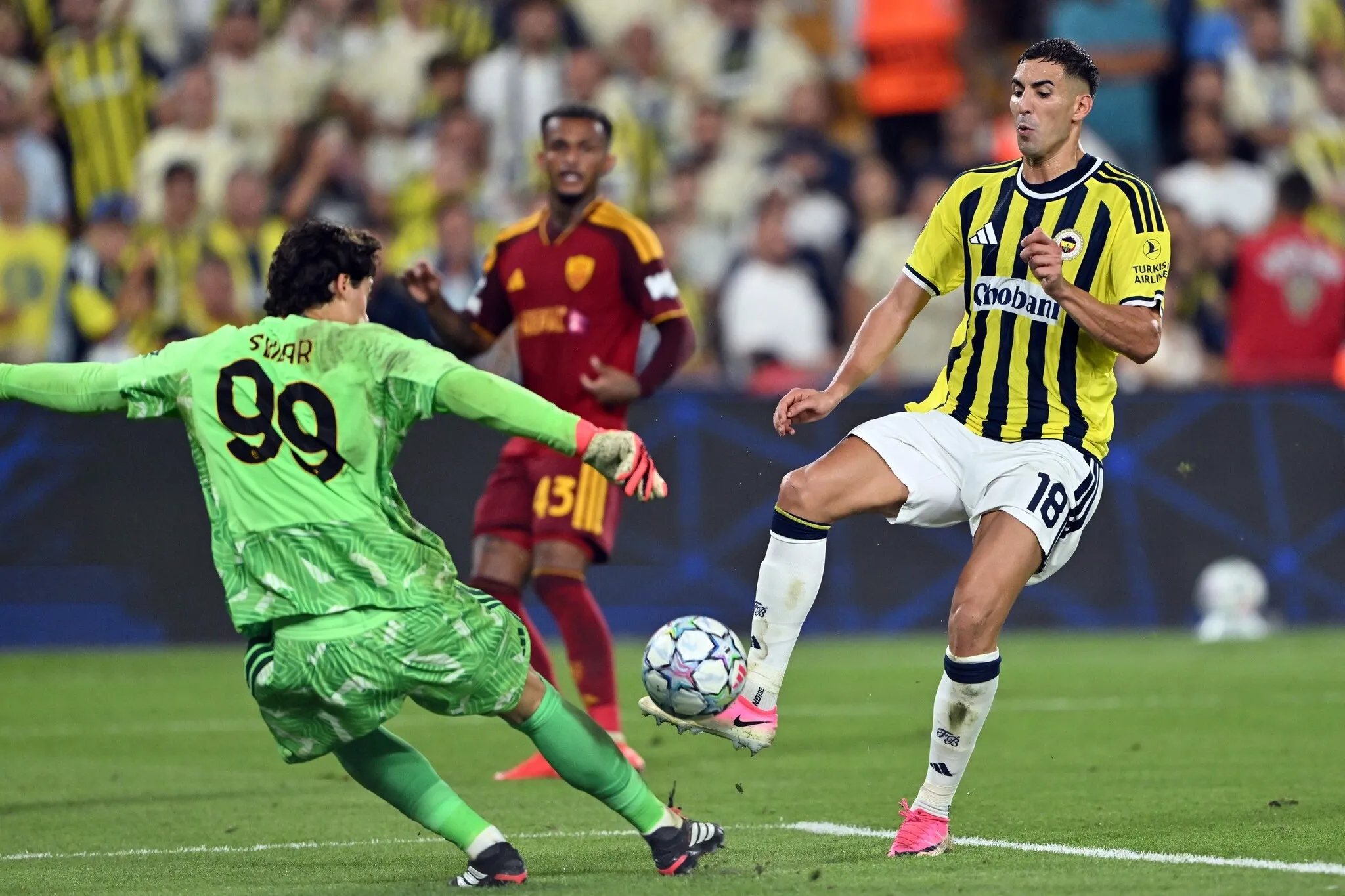 Fenerbahçe'de Mert Müldür Ameliyat Oldu! Kulüpten Açıklama