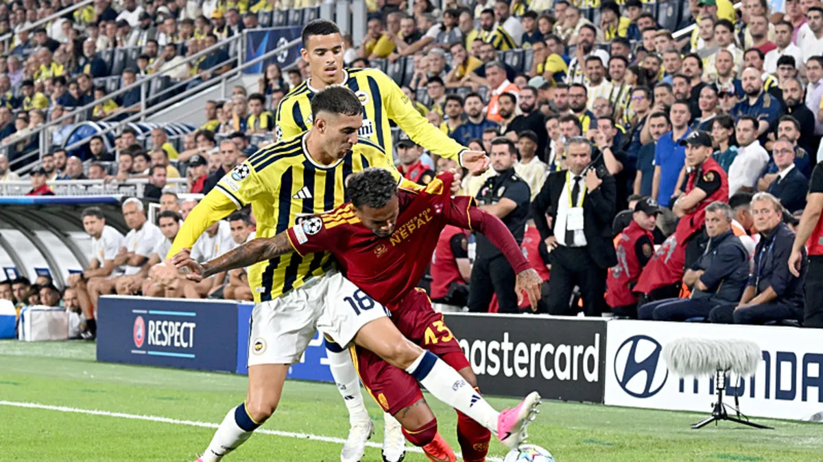 Fenerbahçe'de Mert Müldür şoku: Sol dizinden ameliyat oldu