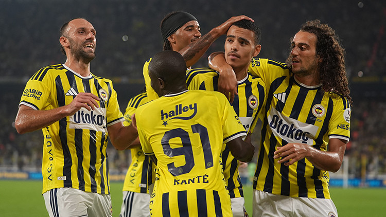 Fenerbahçe'nin Lyon Maçı Kamp Kadrosu Açıklandı
