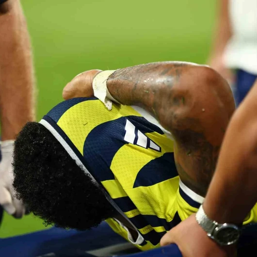 Fenerbahçe'de Oosterwolde Şoku: Roma Transferi Sağlık Kontrolünde İptal
