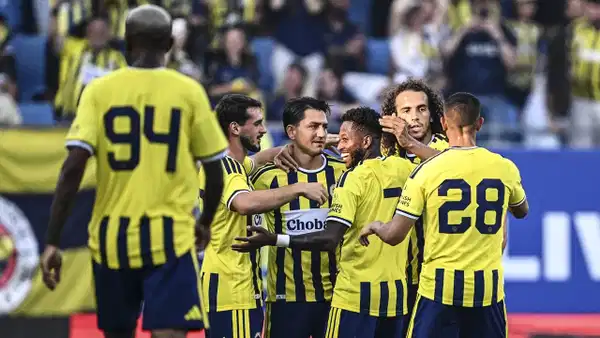Fenerbahçe, Hazırlık Maçında Pogon Szczecin'i 4-0 Yendi