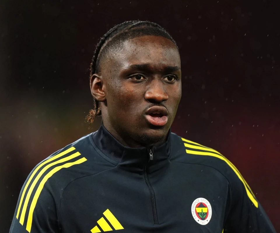 Fenerbahçe'de Şok: Yıldız İsim Polonya Kafilesinde Yok