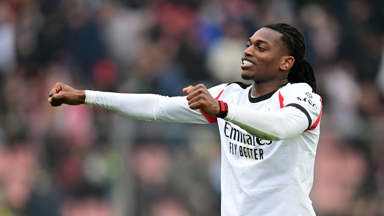 Fenerbahçe, Rafael Leao İçin İtalyan Deviyle Masaya Oturuyor
