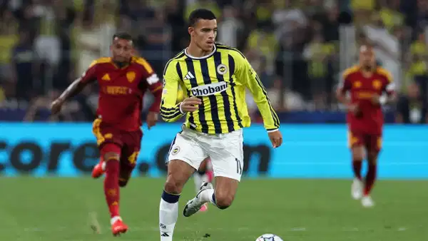 Fenerbahçe Şampiyonlar Ligi'ne 1-1'lik Roma Beraberliğiyle Başladı