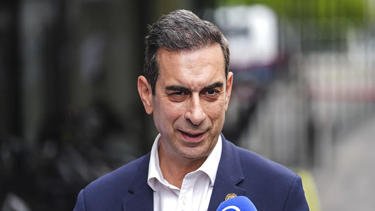 Fenerbahçe'de Mosturoğlu: Otobüs Saldırısı Dosyası Kapatılmamalı