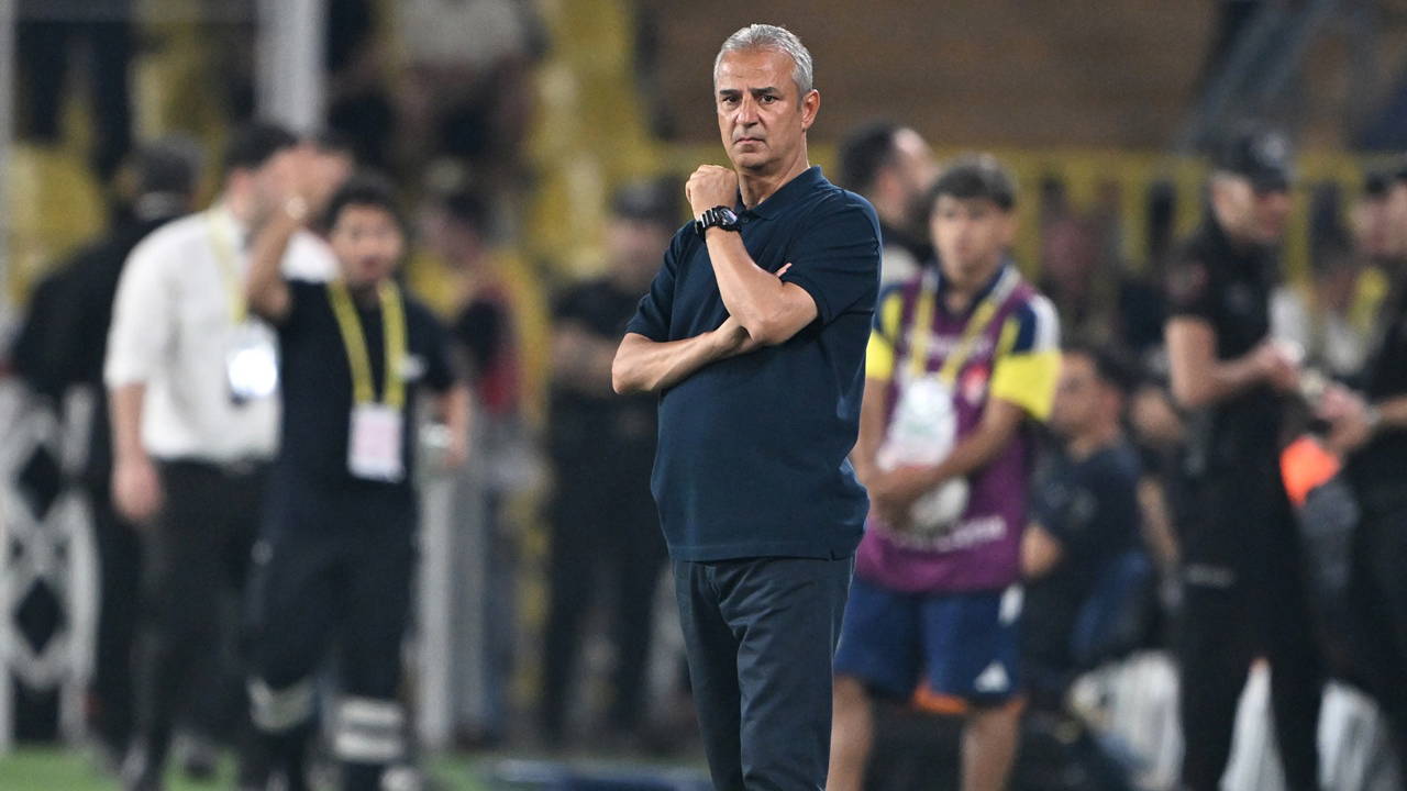Fenerbahçe'de Sturm Graz Maçı İçin 11 Hazır! İsmail Kartal'ın Planı
