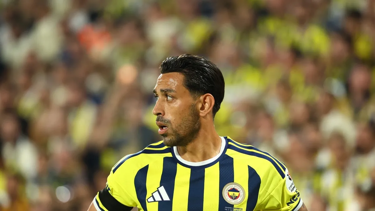 Derbide şok tepki! Fenerbahçe taraftarı İrfan Can Kahveci'yi ıslıkladı