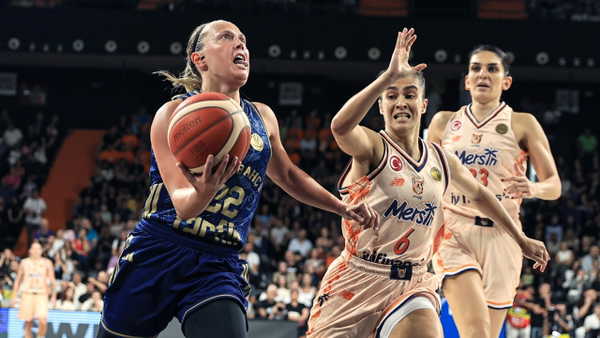 Fenerbahçe Tarfin, FIBA Süper Kupası'nı Kazandı