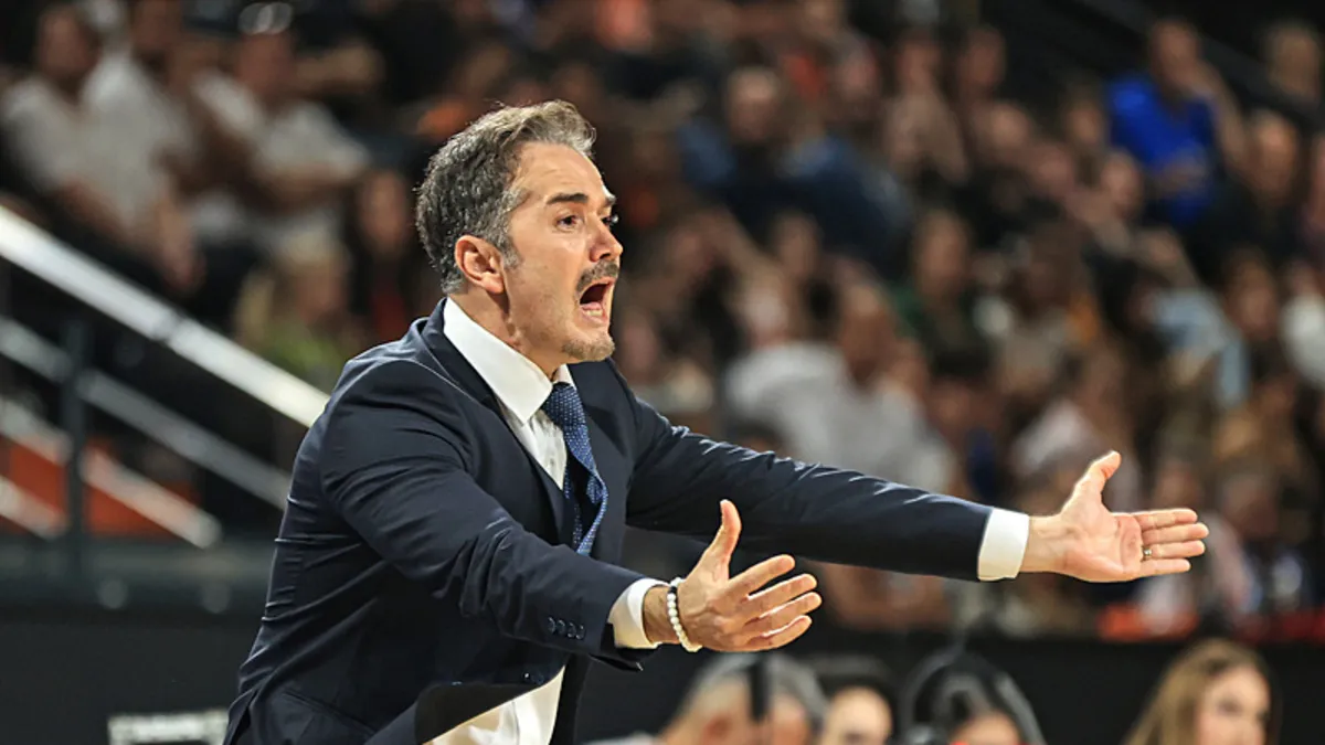 Fenerbahçe Tarfin, FIBA Süper Kupa'yı Mersin'i 79-71 Yenerek Kazandı