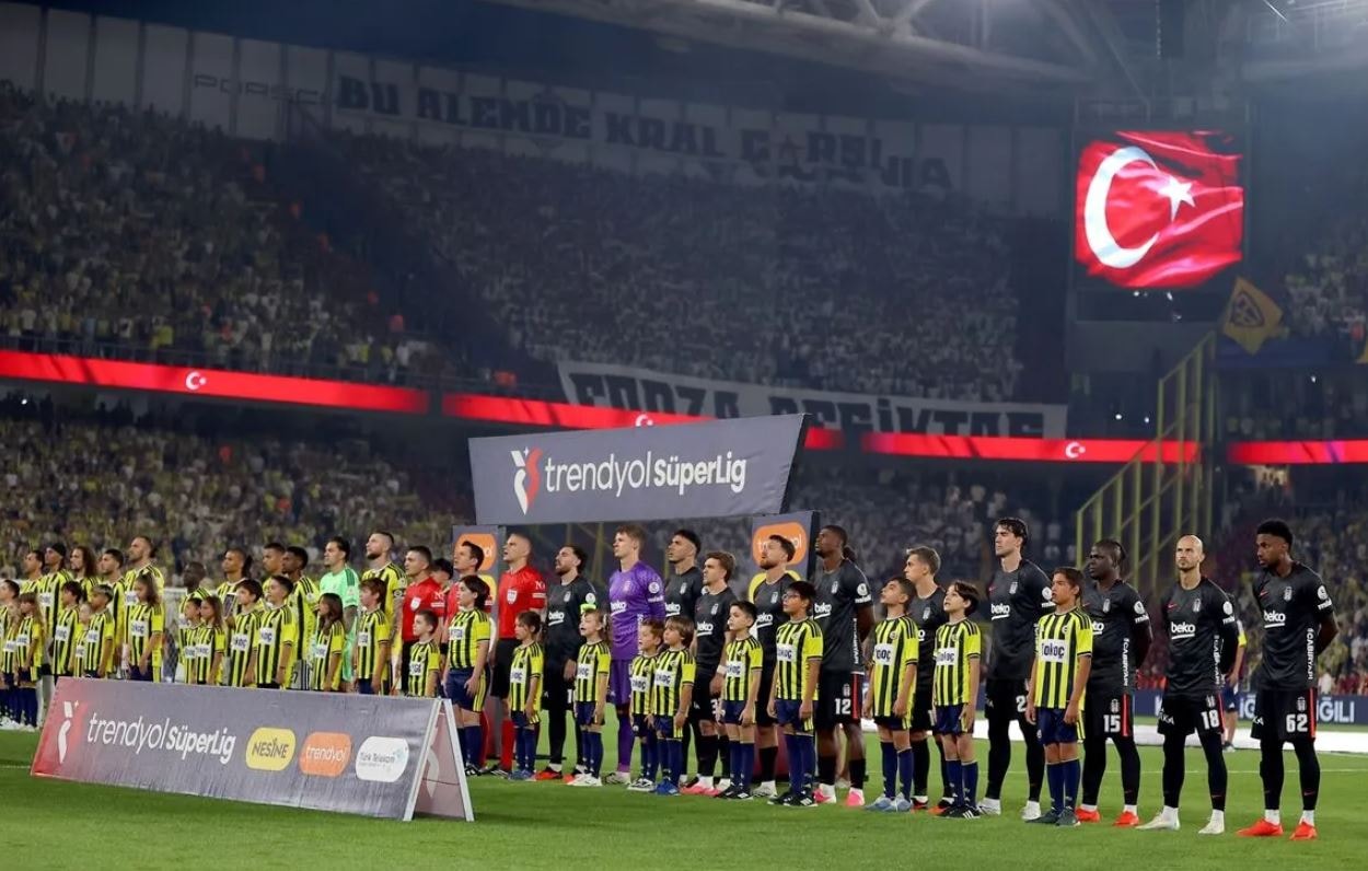 Fenerbahçe Tribünlerinde Acı Olay: Bir Taraftar Hayatını Kaybetti