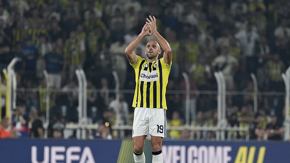 Fenerbahçe'de Vedat Muriqi İlk Kez 11'de