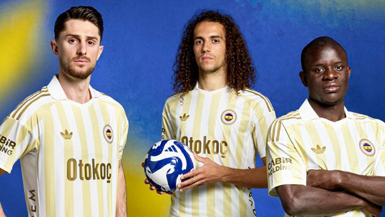 Fenerbahçe, 2024-2025 sezonu formalarını Fenerium'da tanıttı