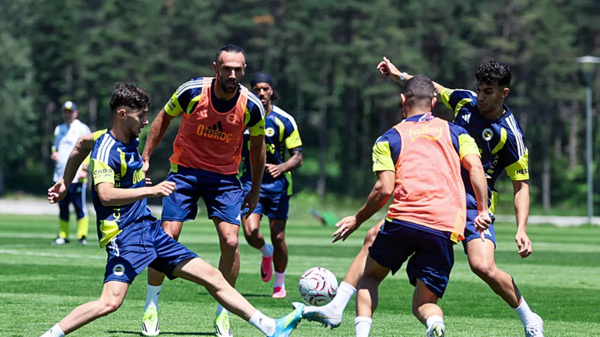 Fenerbahçe'den yeni sezon hazırlıkları kapsamında ilk etap antrenmanı
