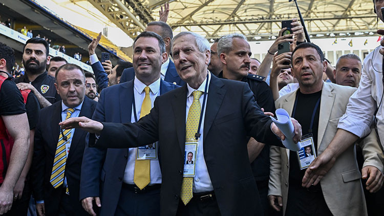 Fenerbahçe'de Yeni Yönetim İlk Toplantısını Yaptı