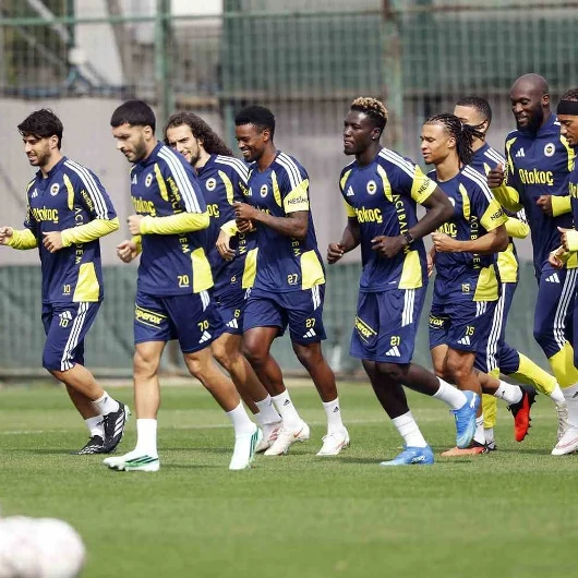 Fenerbahçe'de 2 Oyuncunun Üstü Çizildi: Devre Arasında Yollar Ayrılıyor