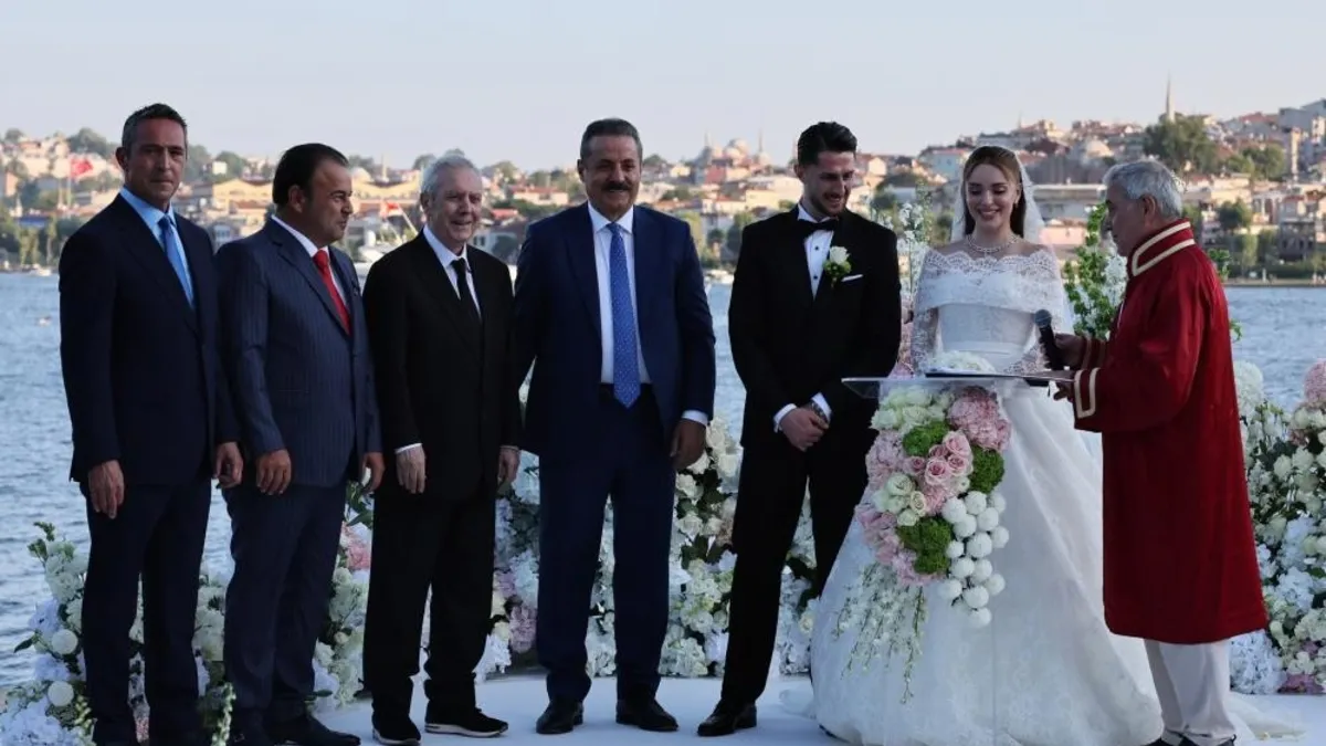 Fenerbahçeli İsmail Yüksek, Mimar Esin Matraş ile Evlendi