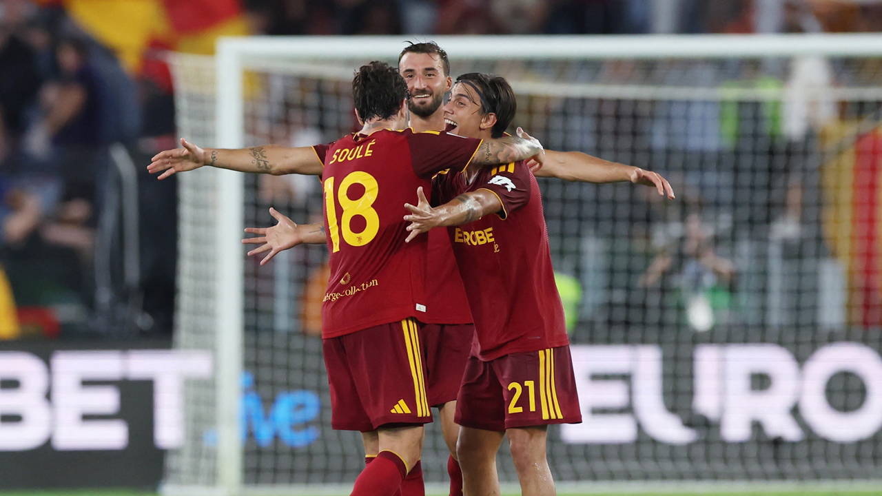 Fenerbahçe'nin rakibi Roma'dan müthiş geri dönüş