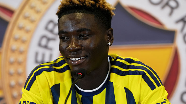 Fenerbahçe'nin yeni stoperi Oppong: Geleceğin savunması