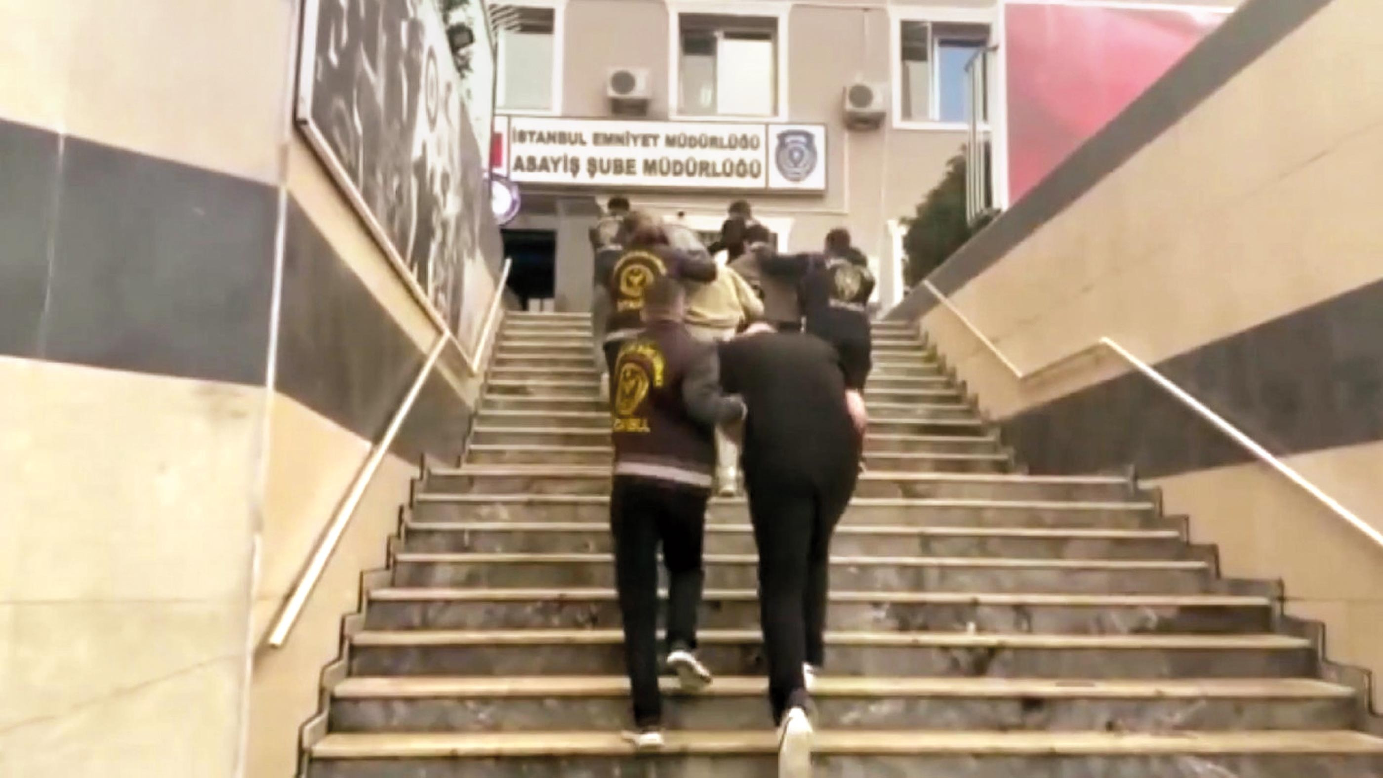 Fenomenlere Gözaltı: 10 İlde Eşzamanlı Operasyon