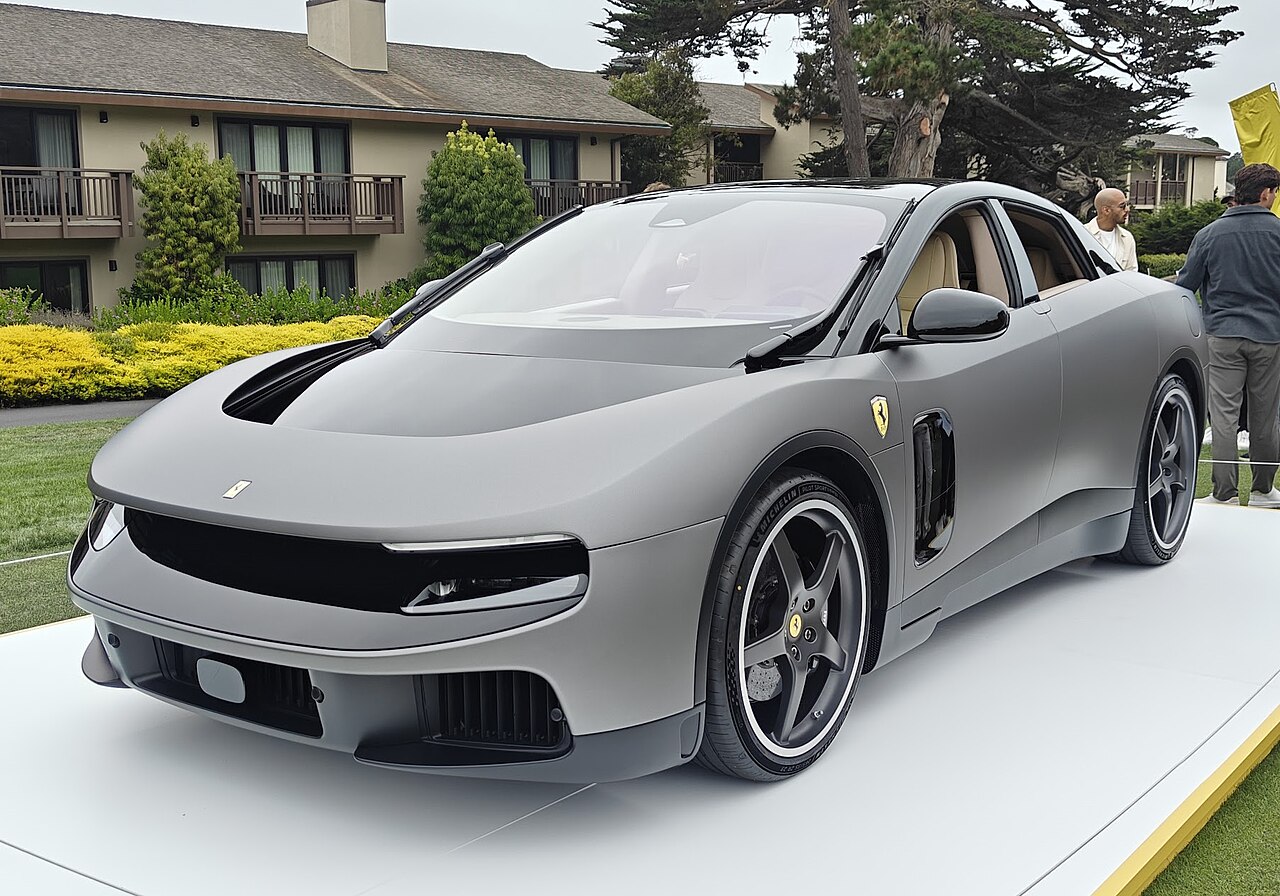 Ferrari'nin İlk Elektrikli Modeli Luce, Rekor 40 Milyon Dolara Satıldı