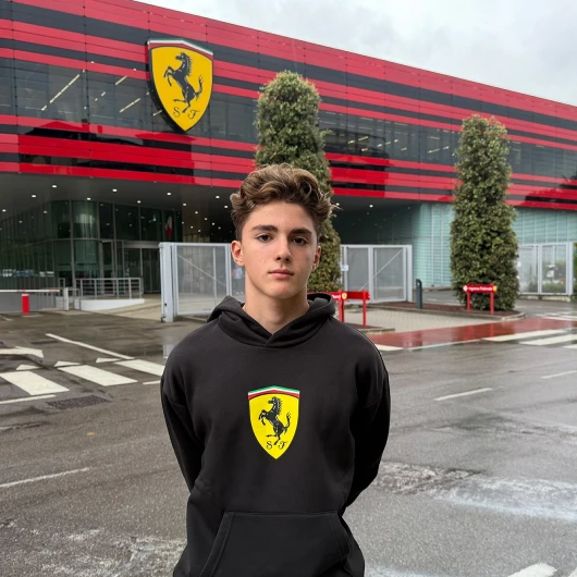 Ferrari'ye 16 yaşında Türk pilot: Alp Aksoy tarihi başarıya imza attı