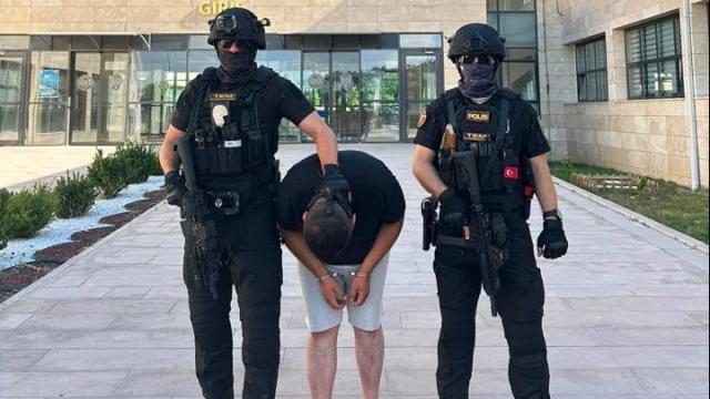 FETÖ firarisi Karatepe ile bağlantılı zanlı tutuklandı