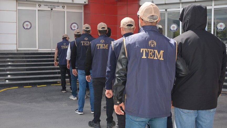 FETÖ Operasyonlarında 51 Tutuklama: 22 İlde Eş Zamanlı Baskın