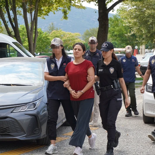 FETÖ suikast timindeki Burkay Karatepe'nin ablası tutuklandı