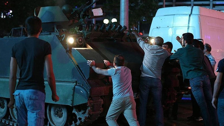 FETÖ’nün darbe girişimi sonrası B planı: 'Kontrollü darbe' iddiası