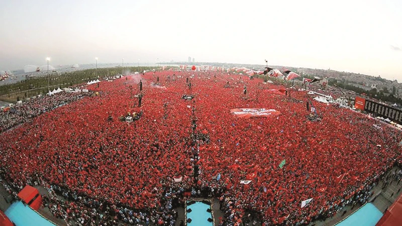 FETÖ'nün siyaset mühendisliğinden Yenikapı ruhuna uzanan yol