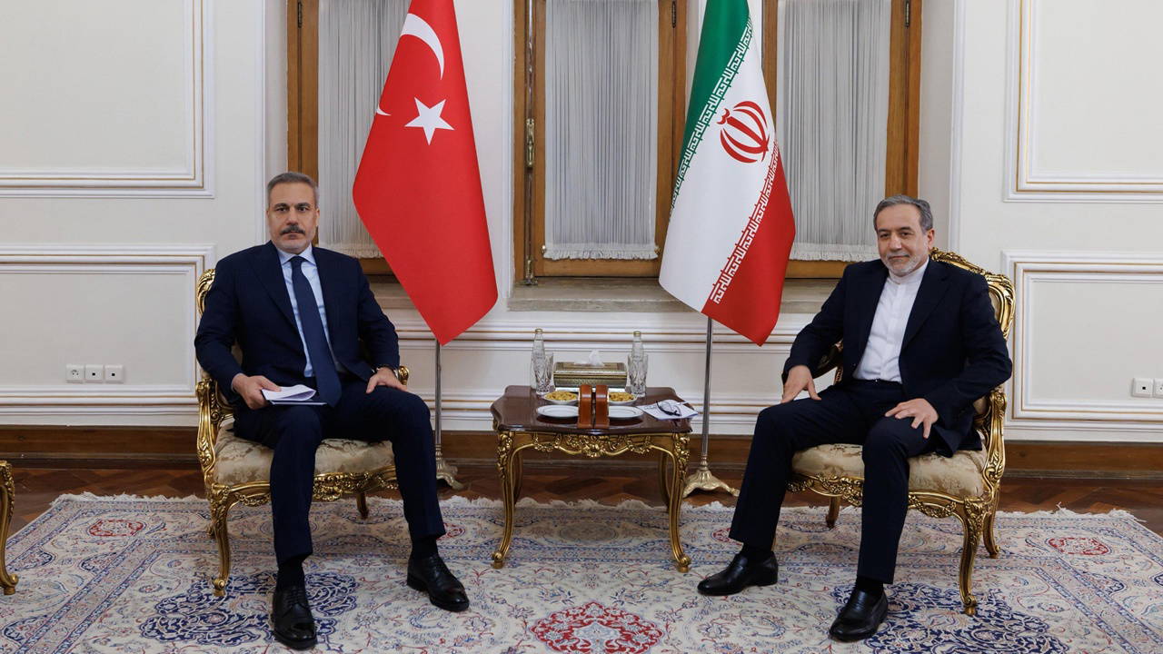 Fidan ve Arakçi telefonda Hürmüz Boğazı'nı konuştu