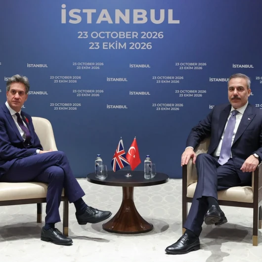 Fidan, Birleşik Krallık Dışişleri Bakanı Miliband ile İstanbul'da görüştü