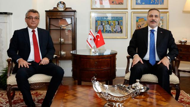 Fidan, KKTC Cumhurbaşkanı Erhürman ve Dışişleri Bakanı Ertuğruloğlu ile Görüştü