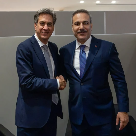 Fidan ve Miliband'dan Ortak Suriye Mesajı