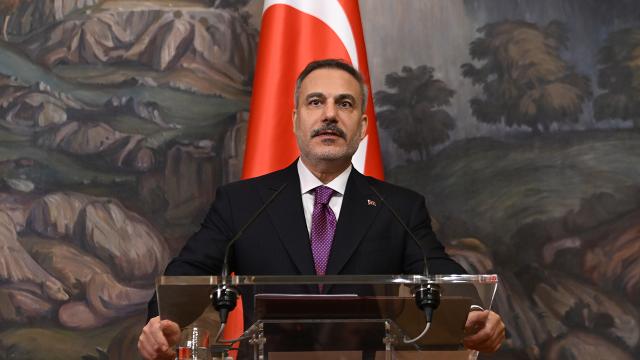Fidan, depremle sarsılan Venezuela'ya destek mesajı verdi